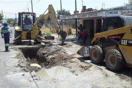 Trabajos de agua y saneamiento en macrocentro y barrios de la ciudad