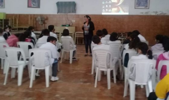 Alumnos de la escuela Indalecio Gómez participaron de un taller sobre los perjuicios que causan las adicciones