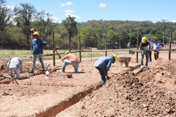 En Metán avanza la construcción de 157 viviendas