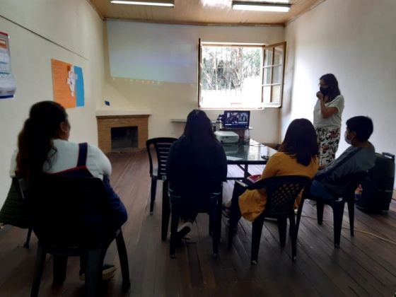 Docentes y estudiantes de la escuela Mitre de Campo Quijano se capacitaron en prevención del acoso escolar