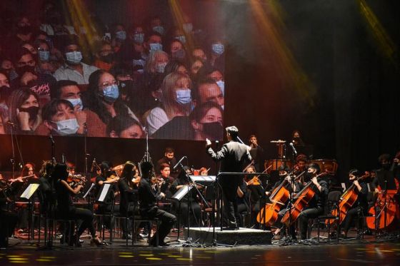 Trabajadores de la Salud fueron homenajeados por artistas y bailarines de la Provincia