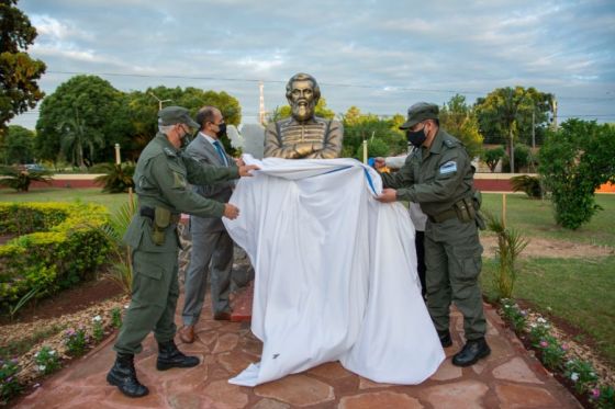 En Misiones Gendarmería Nacional emplazó un busto del general Güemes