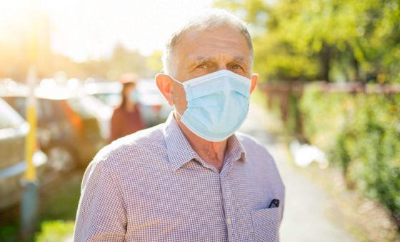 Cómo proteger a las personas mayores de las altas temperaturas