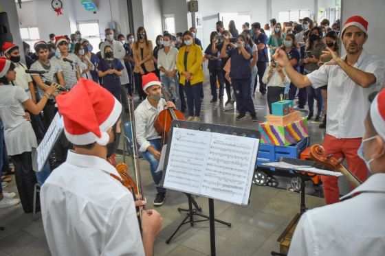 La Sinfónica Infantil y Juvenil compartió su música en el Hospital Materno Infantil