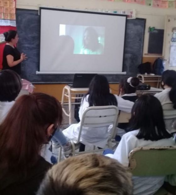 Alumnos de la escuela Juana Azurduy participaron del taller preventivo de la Agencia Antidrogas