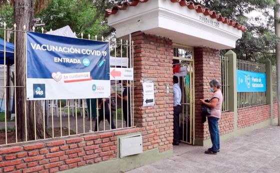 Centro de testeo y vacunación COVID-19 en Rivadavia 1350