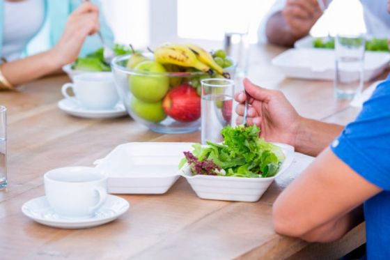 No se debe descuidar la alimentación saludable y la hidratación durante la ola de calor