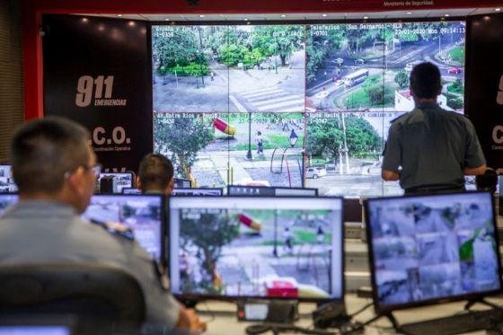 Con las cámaras de seguridad del 911 se localizó a los acusados de un homicidio