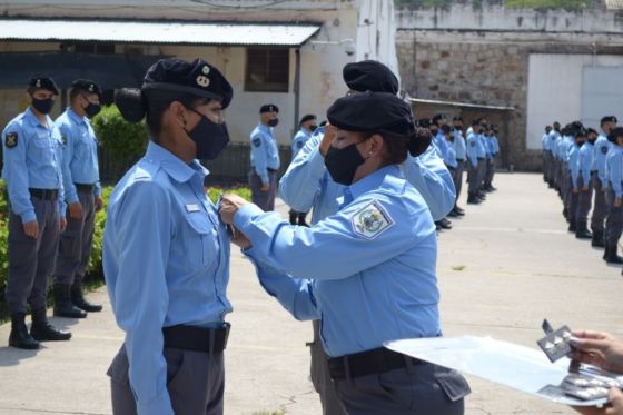 Más de 500 penitenciarios ascendieron al grado inmediato superior