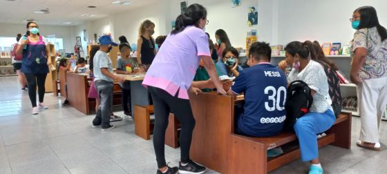 Chicas y chicos sin cuidados parentales participan en actividades recreativas y culturales