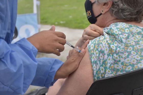 Esta tarde se vacunará contra COVID-19 en la plaza Alvarado de la Capital