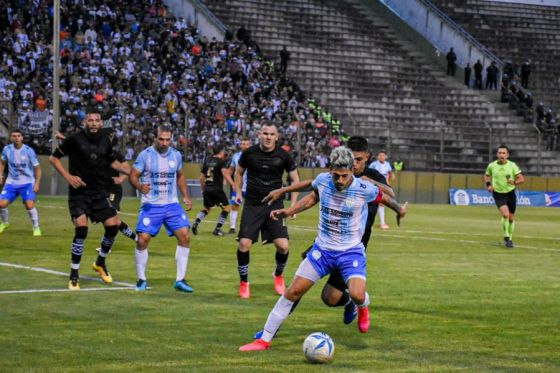 El clásico del fútbol salteño llega al Cuadrangular de Verano