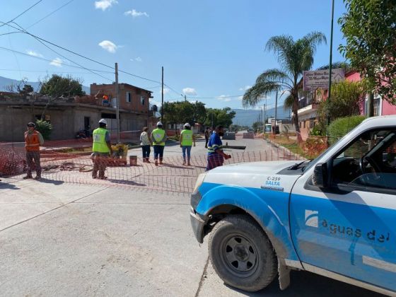 No se detectan pérdidas ni filtraciones de agua o cloaca en el hundimiento del pavimento de la avenida Discépolo