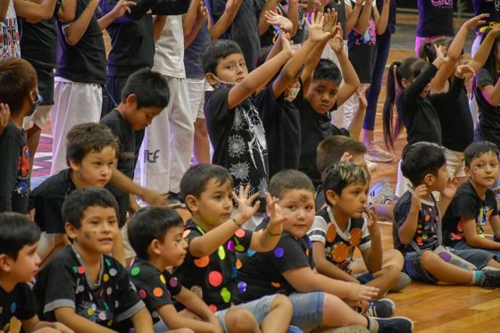 Gran show artístico y deportivo de  la Colonia de Vacaciones