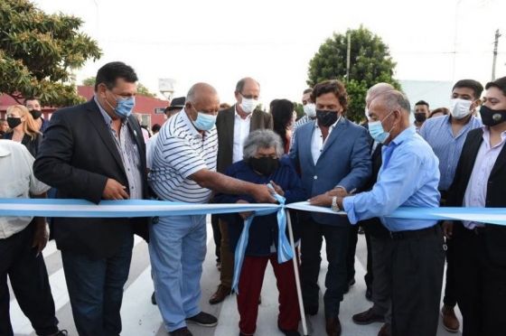 Desarrollo urbano en El Carril: Sáenz inauguró nuevas luminarias y pavimento