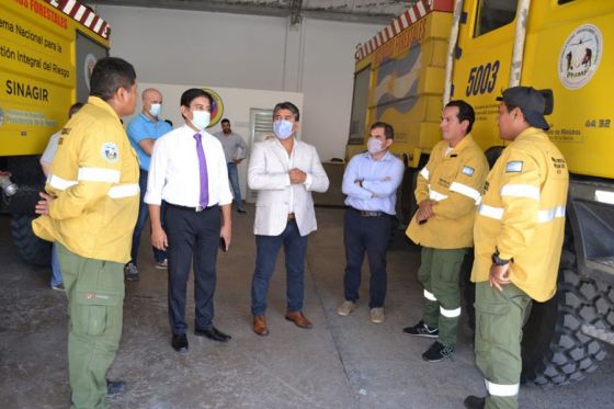 Importante reconocimiento a brigadistas de Defensa Civil por su trabajo en los incendios forestales de Corrientes