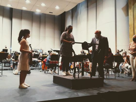 La violinista prodigio de Argentina se presentó en el Teatro Juan Carlos Saravia