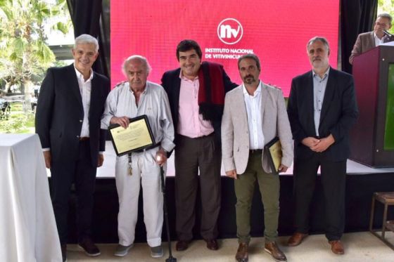 Autoridades nacionales y provinciales homenajearon a un destacado bodeguero salteño