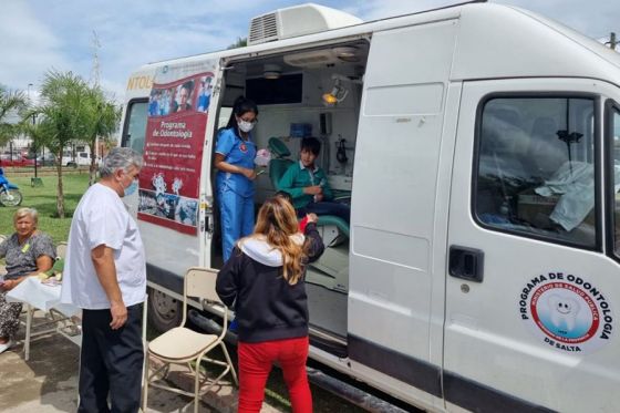 Los móviles odontológicos funcionan en el barrio Santa Cecilia