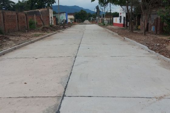 En Aguaray se realizó una obra de pavimentación con hormigón