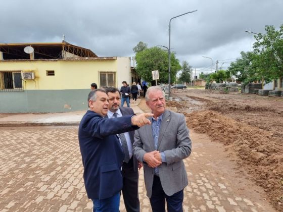 El vicegobernador Marocco recorrió obras en Apolinario Saravia