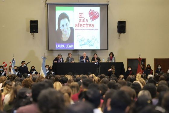 Más de 900 docentes salteños se capacitaron en educación emocional