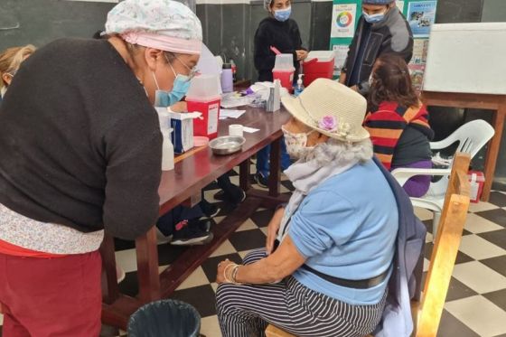 Más de 5 mil personas se vacunaron contra COVID-19 durante el fin de semana