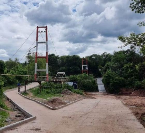 Obras en acceso al barrio Sector 5 de Salvador Mazza