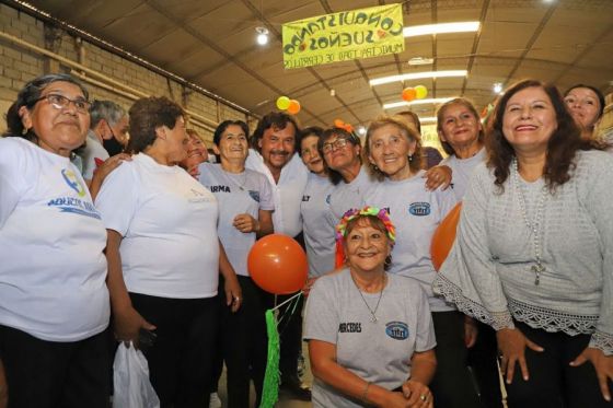 Cerrillos: Sáenz acompañó a adultos mayores del programa Conquistando Sueños en su 5° aniversario