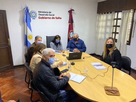 El Gobierno profundiza el abordaje sociosanitario junto a la Mesa del Agua