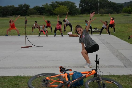 Se dictan clases gratuitas de gimnasia en los Parques Urbanos