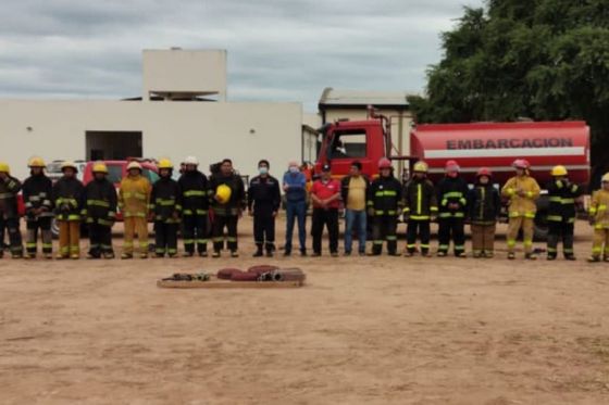 Se capacitó a bomberos voluntarios de la Regional Norte sobre manejo de fuego