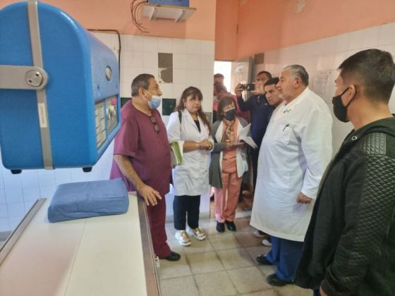 El ministro Esteban supervisó el avance de obra en los hospitales de Rivadavia Banda Sur y La Unión