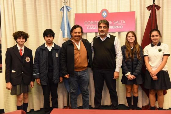 Sáenz felicitó a alumnos salteños clasificados en la Olimpíada Internacional de Matemáticas