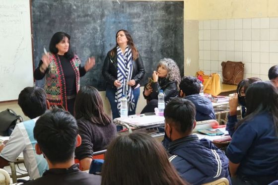 Estudiantes secundarios construyen memoria colectiva sobre el Gobierno de Ragone, la dictadura militar y los derechos humanos