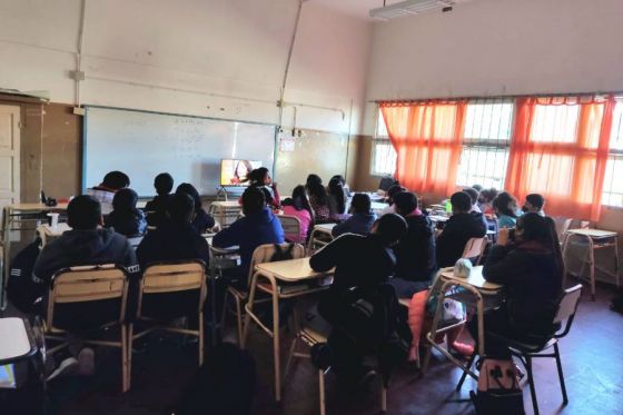 Talleres preventivos para estudiantes sobre derechos y problemáticas sociales