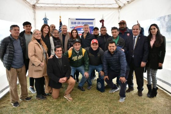 El Embajador de Estados Unidos y el ministro Peña visitaron el club de béisbol Cachorros