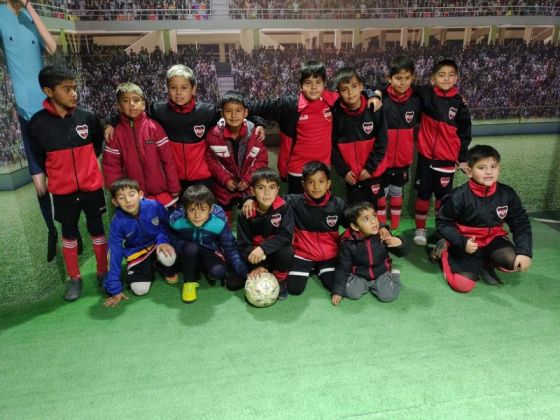 Chicos de un club de fútbol de Rosario de Lerma recorrieron sitios destacados de Santiago del Estero