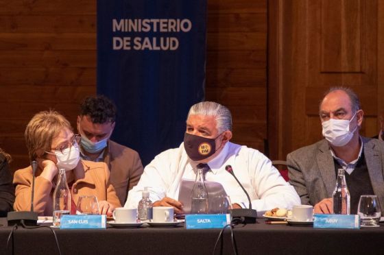 El ministro Esteban participa en una reunión presencial de CoFeSa