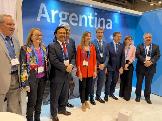 Sáenz participó de la inauguración del stand argentino en la feria minera más grande del mundo