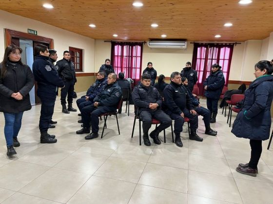 Capacitan a policías en resolución de conflictos laborales