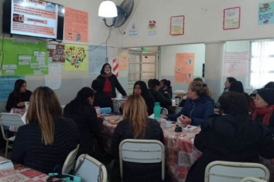 Docentes guías: una herramienta pedagógica para fomentar el cooperativismo en las escuelas