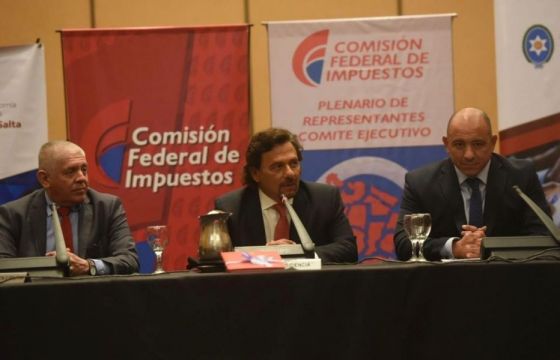 Sáenz participó del encuentro de representantes de la Comisión Federal y de Impuestos