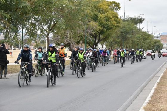 Se conmemoró el Día Mundial del Refugiado con un bicicleteada