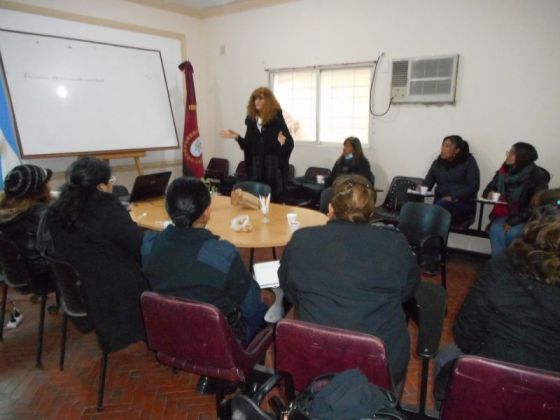 Se fortalece la promoción de hábitos saludables en referentes de Áreas de la Mujer