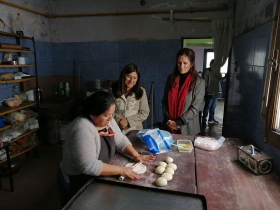 Entrega de herramientas para potenciar panadería, comedor y pastelería en Salta capital  