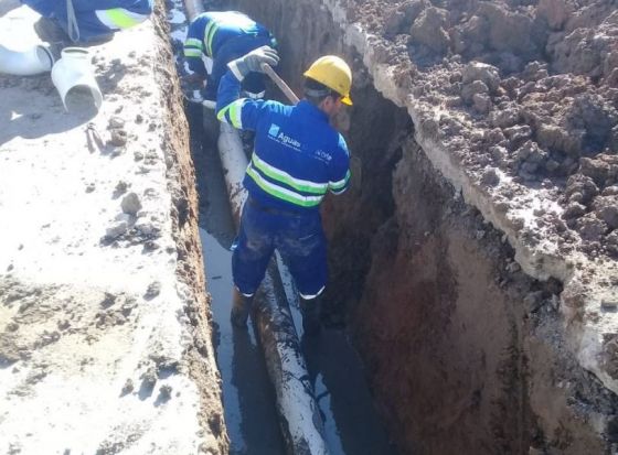 La empresa Aguas del Norte realizó el recambio de parte de la red colectora en calle Bolívar