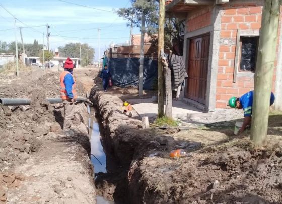 Ejecutan obras de red de agua nueva para barrio El Cambio