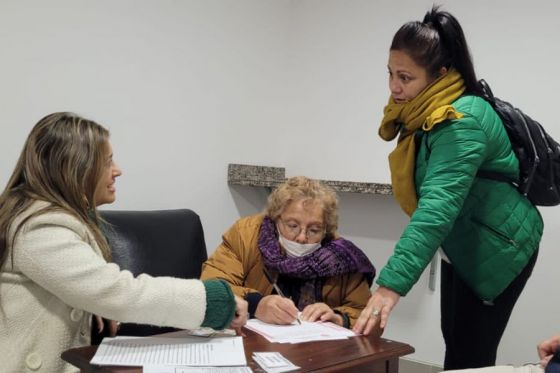 El IPV avanza en la escrituración del barrio Los Pinares de Cerrillos