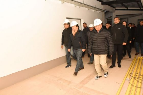 Avanzan las obras en J.V. González: Sáenz verificó los trabajos en el hospital Dr. Oscar H. Costas